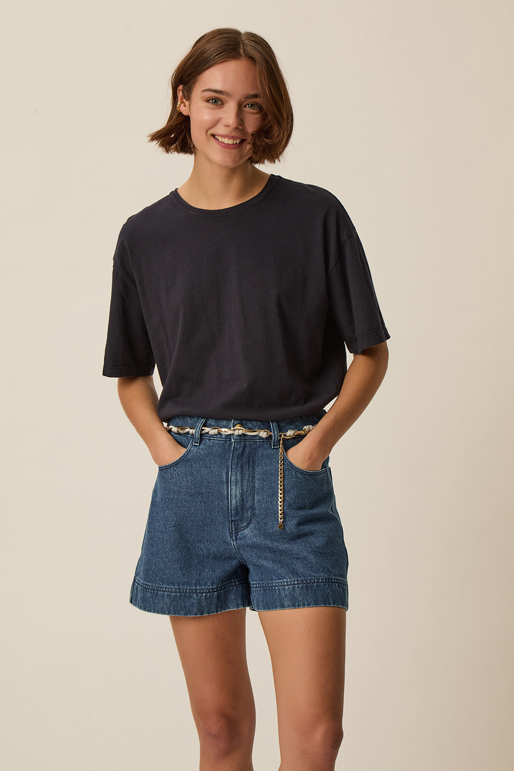 Short Laela Stone