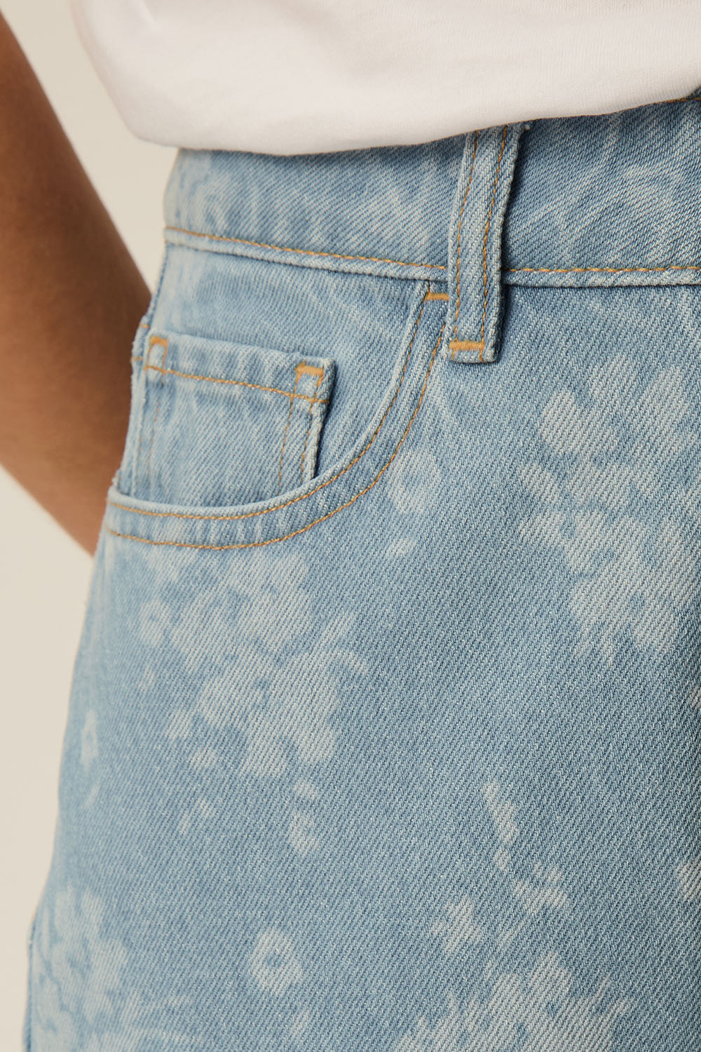 Jean Louela Floral Bleach