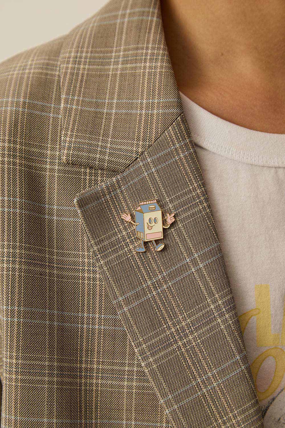 Broche Miko