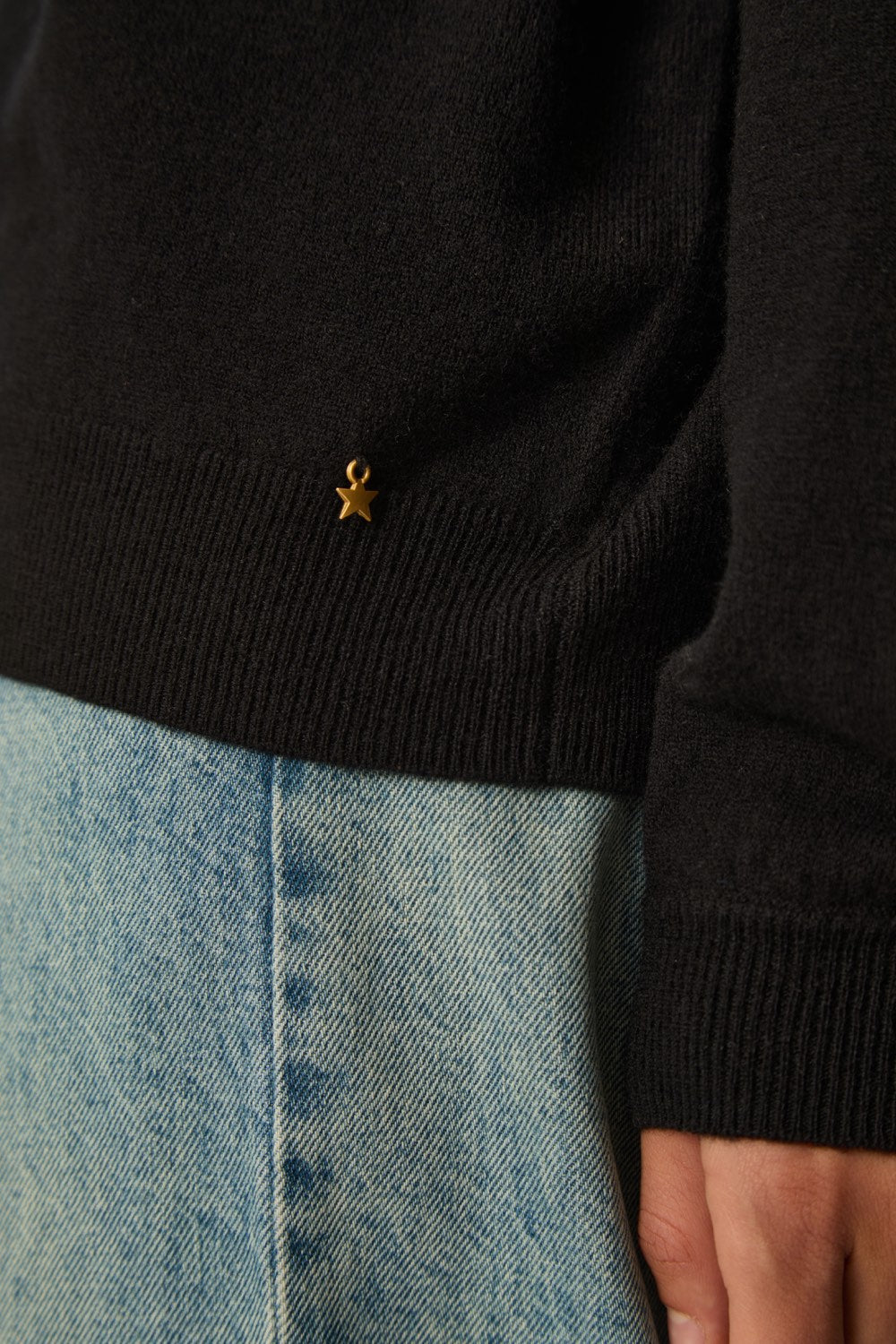 Pull Aragone Noir