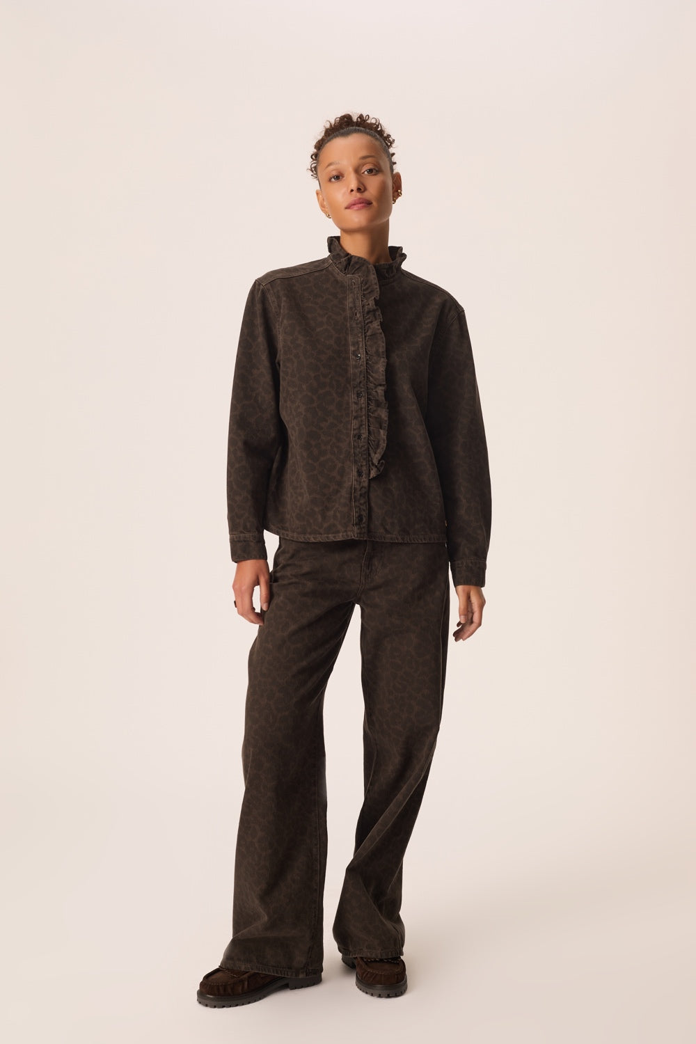 Jean Louela Leo Leopard